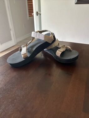 Teva Midform Universal  Women's 8 Metallic Champagne Gold Platform Sandals